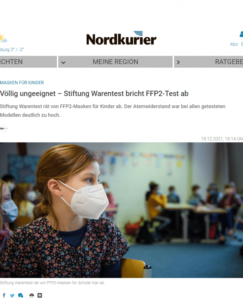 Viele scheitern sogar an Erwachsenen-Grenzwerten
Doch an der Vorgabe zum Atemwiderstand scheiterten alle geprüften Masken im Mini-Format: Keine von ihnen sei auch nur in der Nähe dieser niedrigeren Werte gekommen, viele hätten nicht einmal die Erwachsenen-Grenzwerte eingehalten. Der hohe Atemwiderstand sei schon ein K.o.-Kriterium gewesen, so die Stiftung Warentest. Aspekte wie Filterwirkung und Passform wurden deshalb gar nicht mehr gecheckt.

Das Problem ist auch: Falle Kindern das Atmen schwer, setzten sie die Maske womöglich nicht richtig auf, so die Stiftung Warentest. Dadurch kann Luft relativ ungehindert ein- und ausströmen.

Wer etwa in einer vollen Bahn sein Kind kurzzeitig besonders gut schützen wolle, sollte stattdessen auf die Erwachsenenmaske 3M Aura 9320+ setzen, rät die Stiftung Warentest. Sie war schon beim Test von Erwachsenenmodellen Testsieger. Ihr Atemkomfort sei für Kinder okay, ihre Filterwirkung hoch und sie passe auch bei kleinen Köpfen.

In der Schule lieber OP-Maske
Für das dauerhafte Tragen aber seien OP-Masken für Kinder die bessere Wahl. Ja, sie bieten nur wenig Selbstschutz. Aber: Sie schützen andere, das ist ihr Hauptzweck. Wenn alle Kinder im Klassenraum diese Masken tragen, senkt das in Kombination mit weiteren Maßnahmen wie regelmäßigem Lüften das Ansteckungsrisiko schon erheblich.