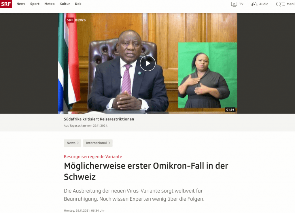 G7 befassen sich mit Omikron
Um die aktuellen Entwicklungen zu diskutieren, hat Grossbritannien für heute Montag ein ausserplanmässiges Treffen der Gesundheitsminister der führenden westlichen Wirtschaftsnationen G7 einberufen, wie die britische Regierung am Sonntagabend mitteilte.
Seit Freitag haben derweil mehrere Länder schärfere Reisebeschränkungen eingeführt, darunter auch die Schweiz. (Informationen des BAG zur Einreise).
Kritik aus Südafrika
Südafrikas Präsident Cyril Ramaphosa seinerseits kritisierte die Reisebeschränkungen in einer Fernsehansprache als ungerechtfertigt. «Sie sind eine absolut unfaire Diskriminierung Südafrikas und unserer Schwesterstaaten in der Region», so Ramaphosa.
Das Einzige, was man mit Sicherheit sagen kann: Es ist besser, wenn man geimpft ist. Es ist noch besser, wenn man geboostert ist
Autor:Christian Drosten
Virologe, Leiter der Berliner Charité
Über die Variante, die zunächst im Süden Afrikas entdeckt wurde, ist nach wie vor wenig bekannt. Der Berliner Virologe Christian Drosten sagte am Sonntagabend im «Heute Journal» des ZDF: «Ich bin ziemlich besorgt im Moment.»
Es braucht mehr Informationen
Er sei überrascht, dass Omikron an so vielen Stellen in seinem Genom Mutationen aufweise. Es gelte nun aber, klinische Verläufe von Omikron-Infektionen abzuwarten.
«Keiner kann im Moment sagen, was da auf uns zukommt. Das Einzige, was man wirklich mit Sicherheit sagen kann: Es ist besser, wenn man geimpft ist. Es ist noch besser, wenn man geboostert ist», so Drosten weiter.
Zuvor hatte bereits die Weltgesundheitsorganisation WHO Omikron als «besorgniserregend» eingestuft.